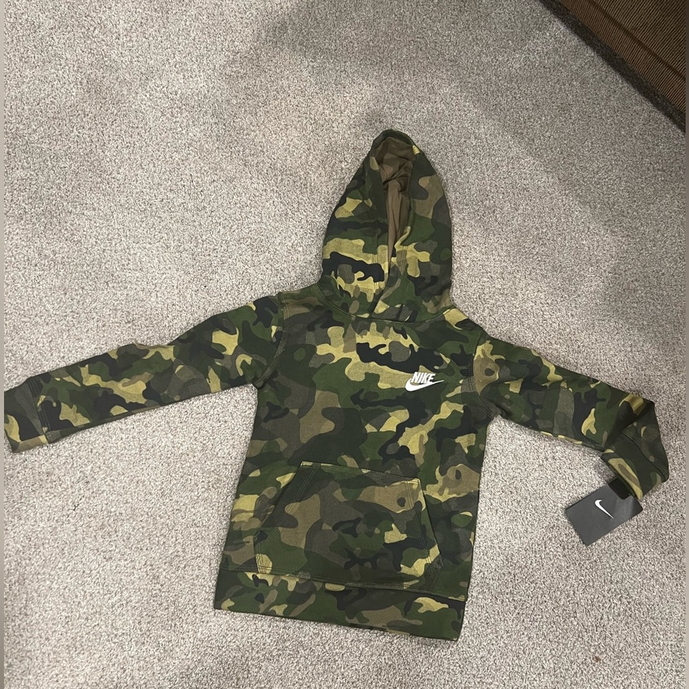 Nike Boys Camo hoodie